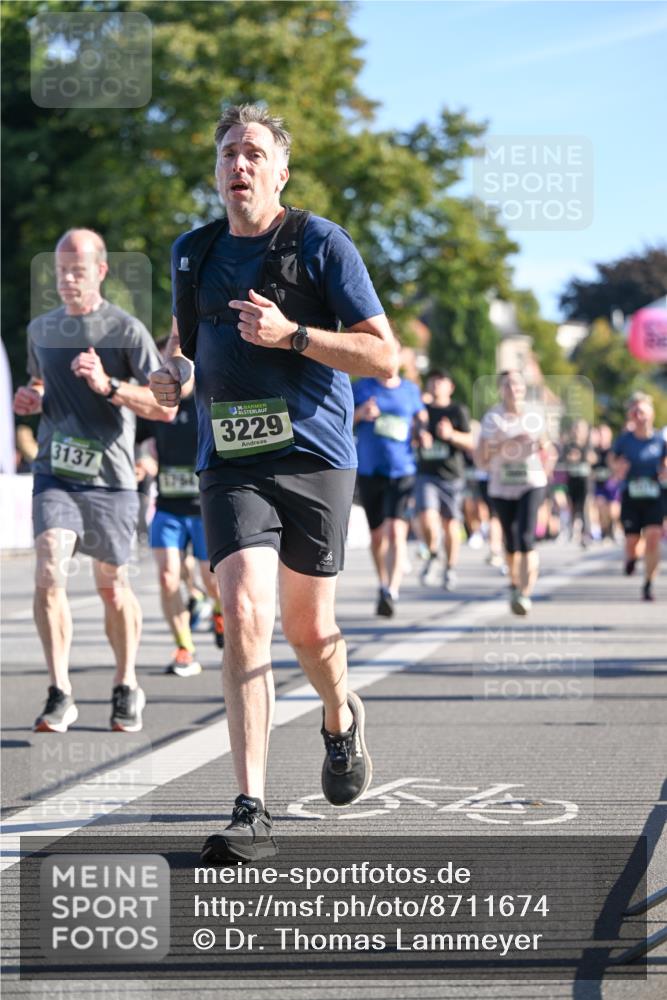 07.09.2025 - BARMER Alsterlauf Dr. Thomas Lammeyer http://msf.ph/oto/8711674 07.09.2025 09:39:57 Laufen 3137, 36, 3229 meine-sportfotos.de