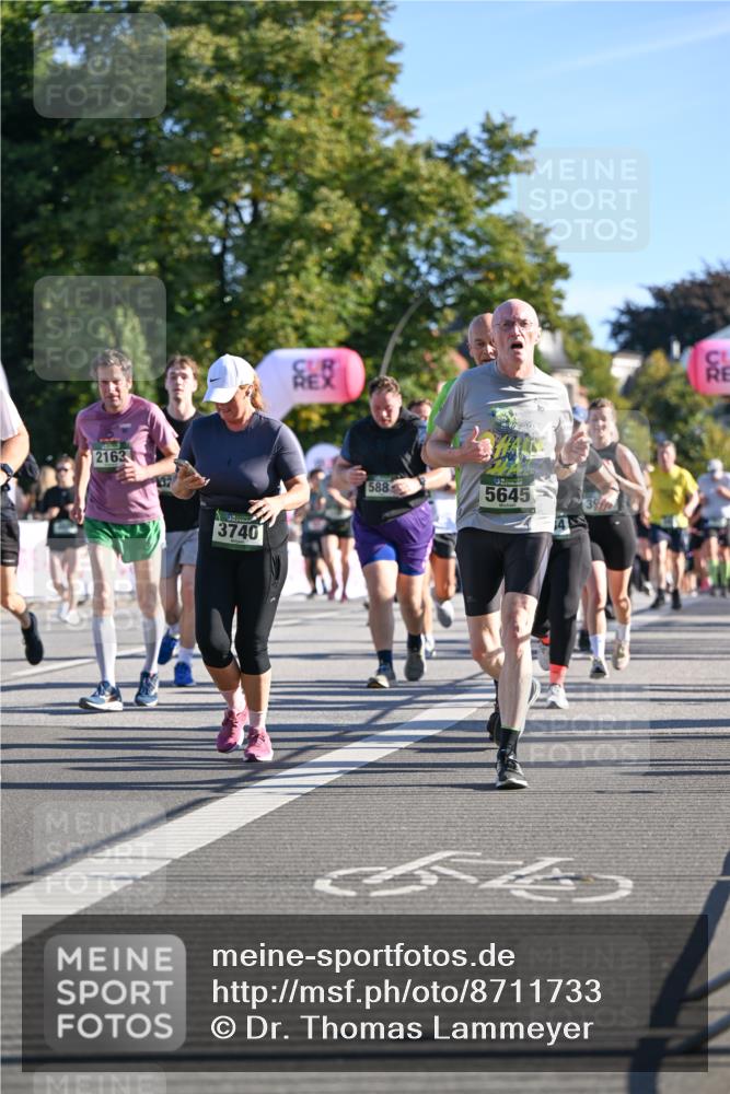 07.09.2025 - BARMER Alsterlauf Dr. Thomas Lammeyer http://msf.ph/oto/8711733 07.09.2025 09:40:08 Laufen 2163, 3740, 588, 5645 meine-sportfotos.de