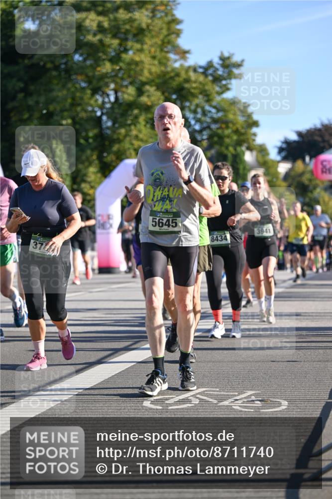 07.09.2025 - BARMER Alsterlauf Dr. Thomas Lammeyer http://msf.ph/oto/8711740 07.09.2025 09:40:09 Laufen 37, 5645, 3941, 8434 meine-sportfotos.de