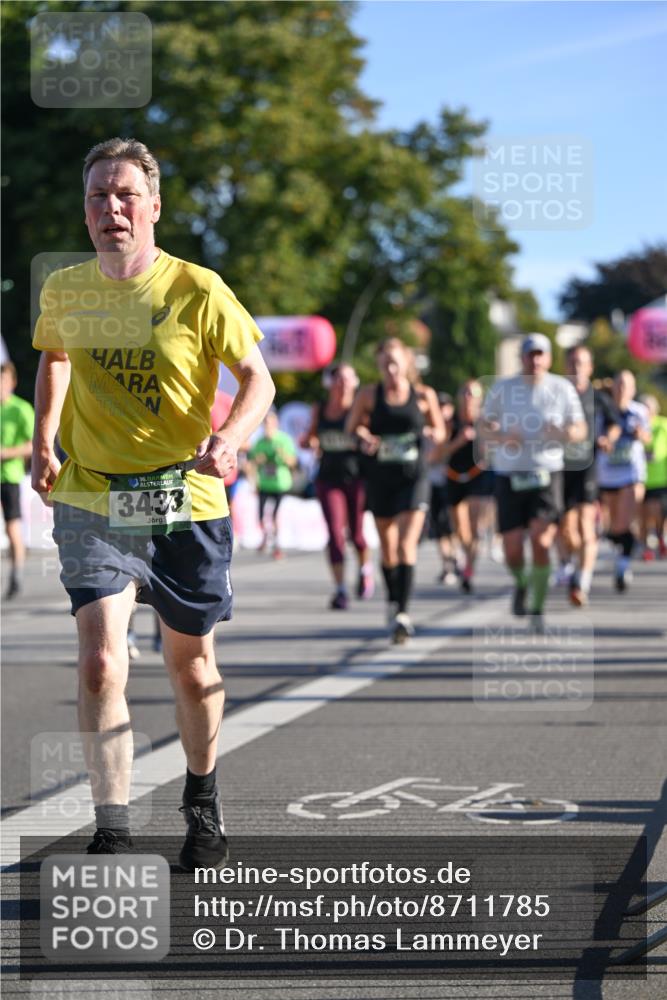 07.09.2025 - BARMER Alsterlauf Dr. Thomas Lammeyer http://msf.ph/oto/8711785 07.09.2025 09:40:16 Laufen 36, 3433 meine-sportfotos.de