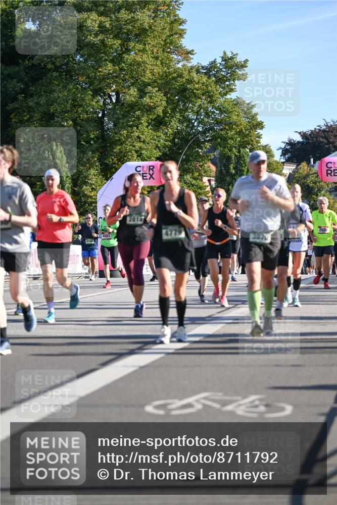 07.09.2025 - BARMER Alsterlauf Dr. Thomas Lammeyer http://msf.ph/oto/8711792 07.09.2025 09:40:17 Laufen 4093, 2814, 61, 3870, 64, 2506 meine-sportfotos.de
