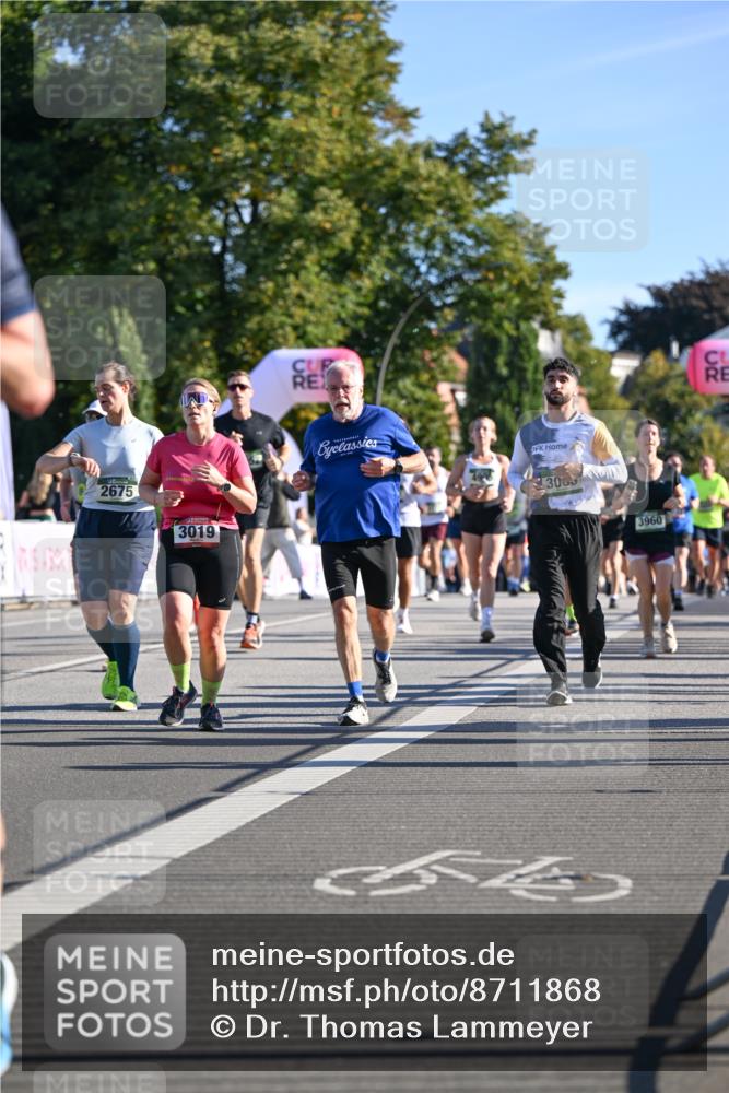 07.09.2025 - BARMER Alsterlauf Dr. Thomas Lammeyer http://msf.ph/oto/8711868 07.09.2025 09:40:30 Laufen 2675, 3019, 3003, 54, 3960 meine-sportfotos.de