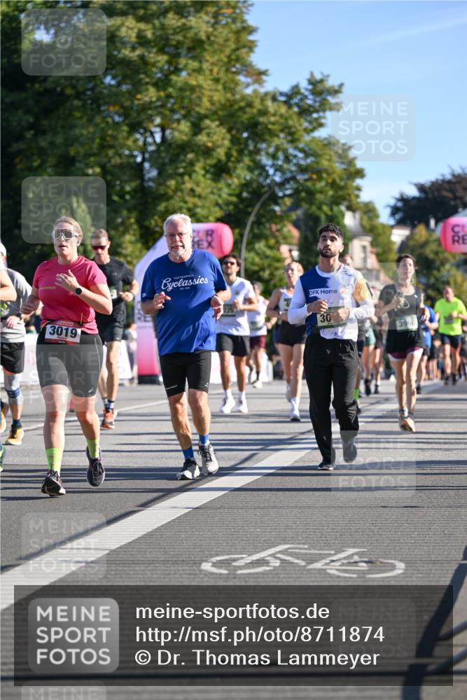 07.09.2025 - BARMER Alsterlauf Dr. Thomas Lammeyer http://msf.ph/oto/8711874 07.09.2025 09:40:30 Laufen 3019, 30, 3960 meine-sportfotos.de