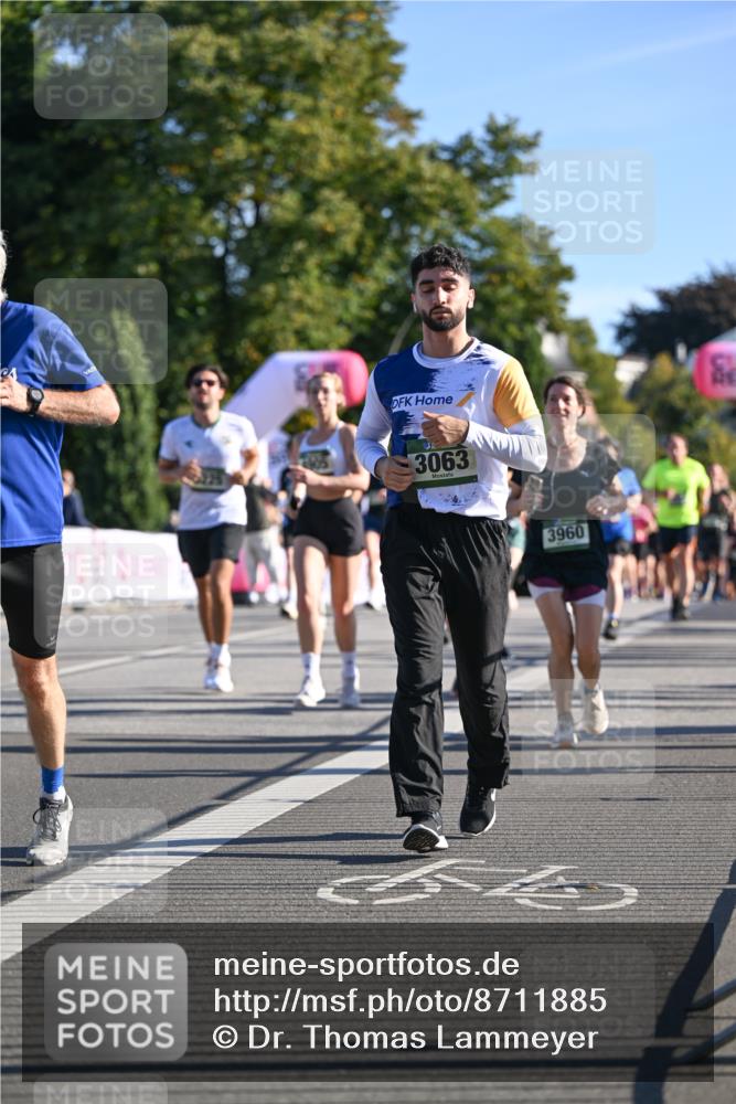 07.09.2025 - BARMER Alsterlauf Dr. Thomas Lammeyer http://msf.ph/oto/8711885 07.09.2025 09:40:32 Laufen 3063, 3960 meine-sportfotos.de