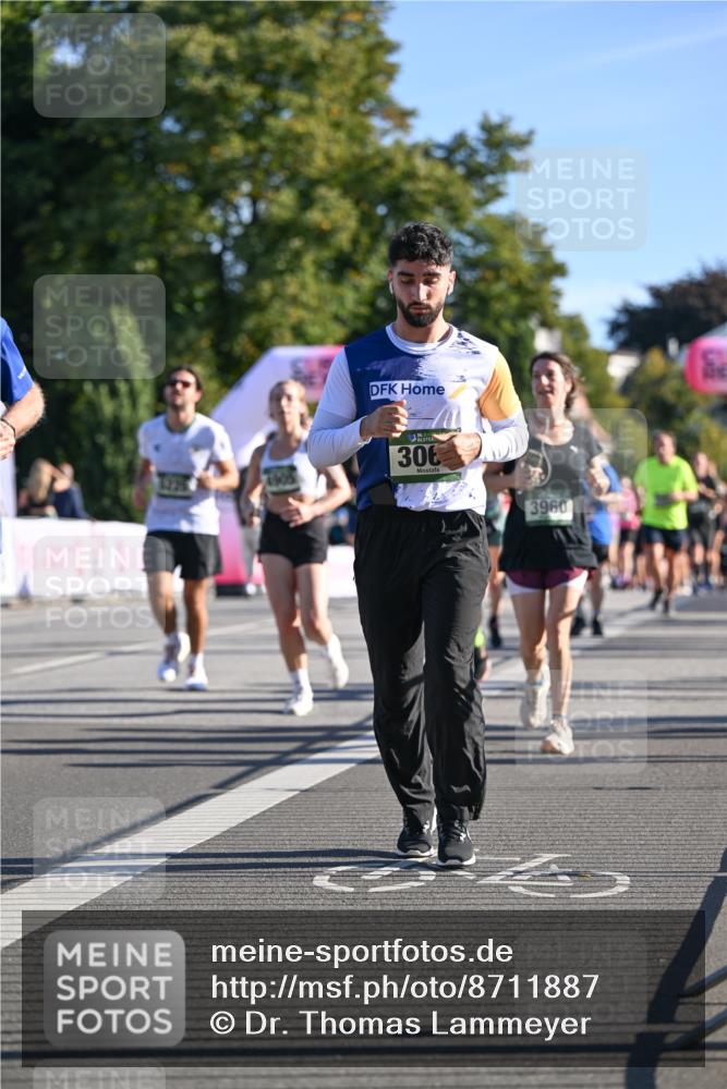 07.09.2025 - BARMER Alsterlauf Dr. Thomas Lammeyer http://msf.ph/oto/8711887 07.09.2025 09:40:32 Laufen 306, 3960 meine-sportfotos.de