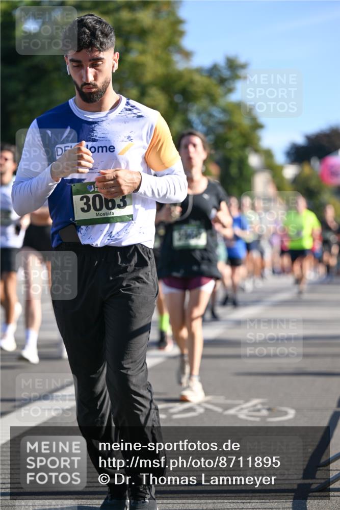 07.09.2025 - BARMER Alsterlauf Dr. Thomas Lammeyer http://msf.ph/oto/8711895 07.09.2025 09:40:34 Laufen 3063 meine-sportfotos.de