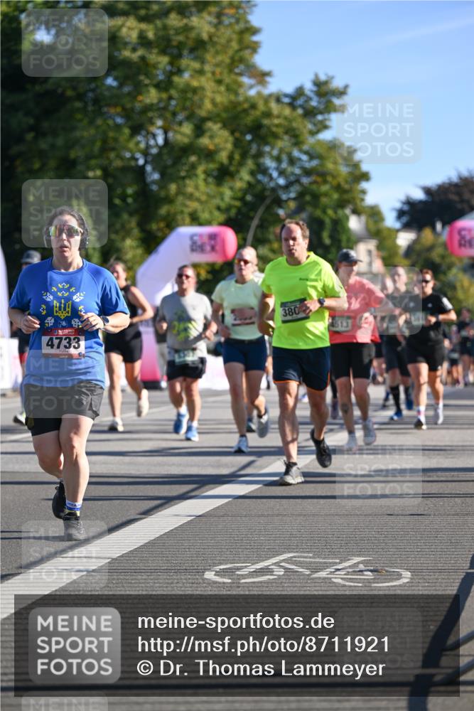 07.09.2025 - BARMER Alsterlauf Dr. Thomas Lammeyer http://msf.ph/oto/8711921 07.09.2025 09:40:38 Laufen 380, 4813, 4733 meine-sportfotos.de