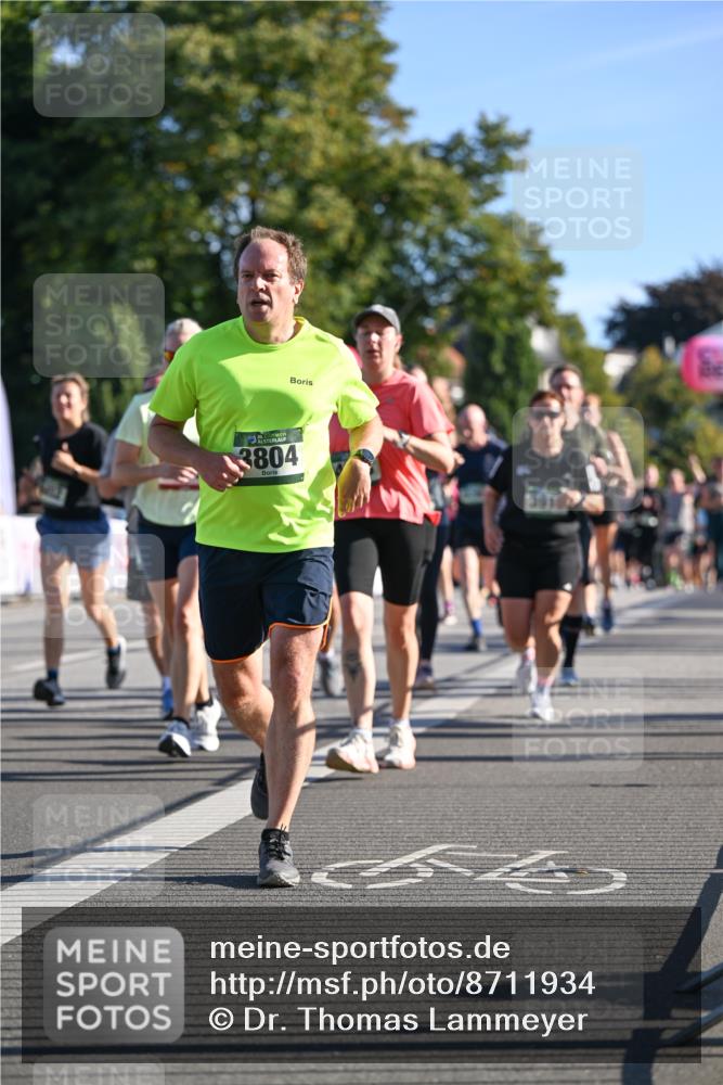 07.09.2025 - BARMER Alsterlauf Dr. Thomas Lammeyer http://msf.ph/oto/8711934 07.09.2025 09:40:40 Laufen 3804 meine-sportfotos.de