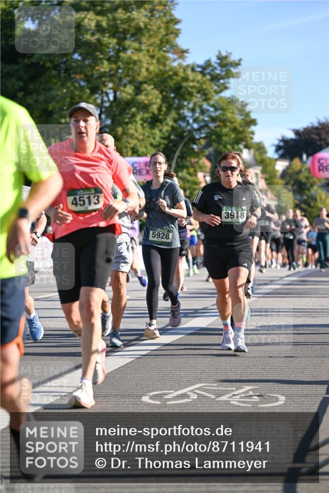 07.09.2025 - BARMER Alsterlauf Dr. Thomas Lammeyer http://msf.ph/oto/8711941 07.09.2025 09:40:41 Laufen 4513, 5928, 3918 meine-sportfotos.de