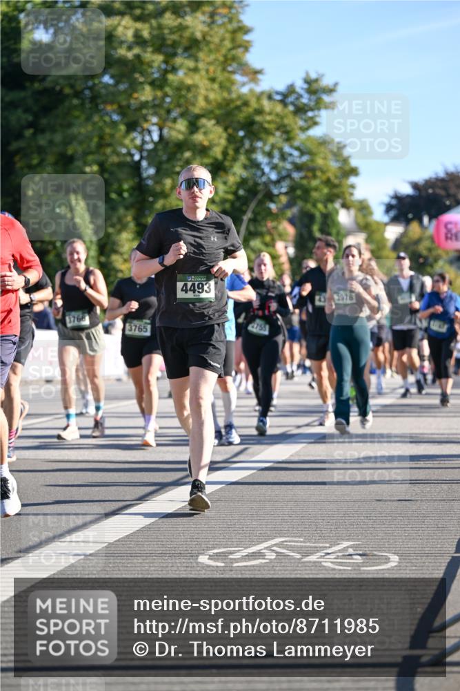 07.09.2025 - BARMER Alsterlauf Dr. Thomas Lammeyer http://msf.ph/oto/8711985 07.09.2025 09:40:48 Laufen 3768, 3765, 4493 meine-sportfotos.de