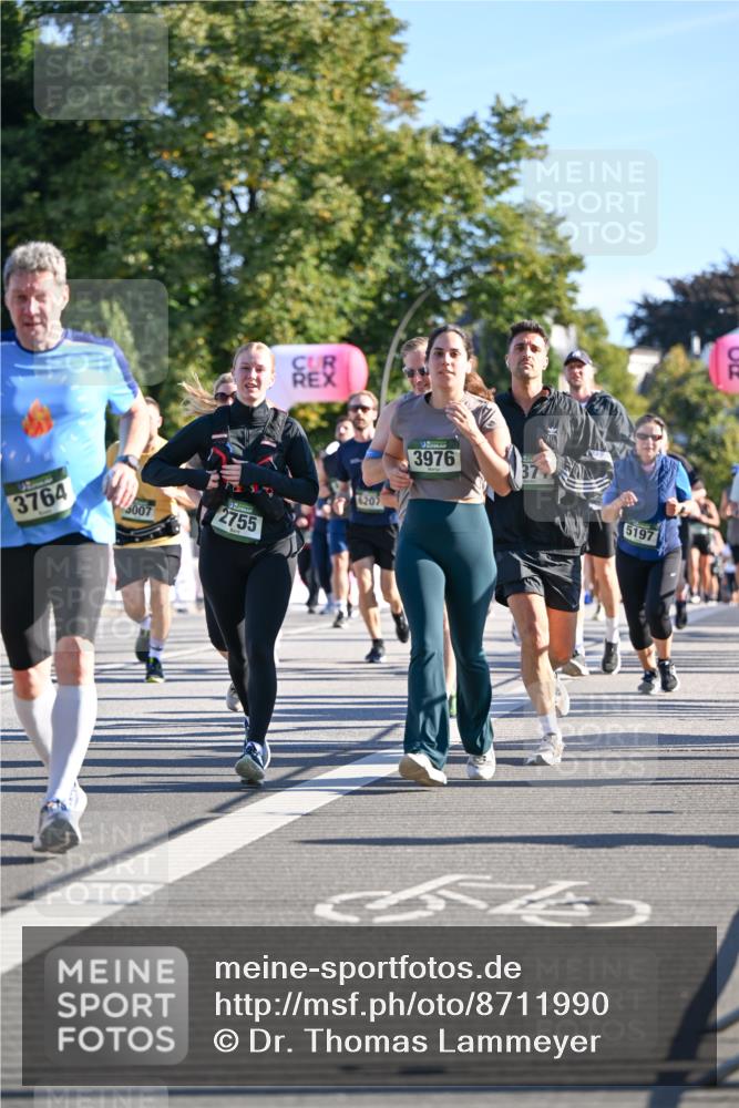 07.09.2025 - BARMER Alsterlauf Dr. Thomas Lammeyer http://msf.ph/oto/8711990 07.09.2025 09:40:50 Laufen 14145, 3764, 2755, 007, 6207, 3976, 5197 meine-sportfotos.de
