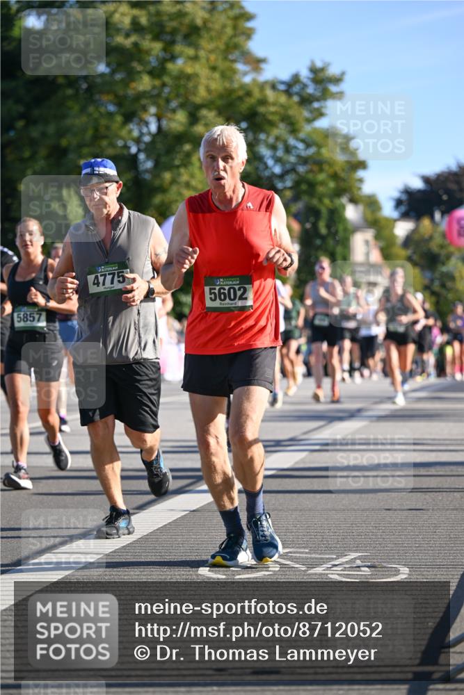 07.09.2025 - BARMER Alsterlauf Dr. Thomas Lammeyer http://msf.ph/oto/8712052 07.09.2025 09:41:01 Laufen 5857, 4775, 136, 5602 meine-sportfotos.de