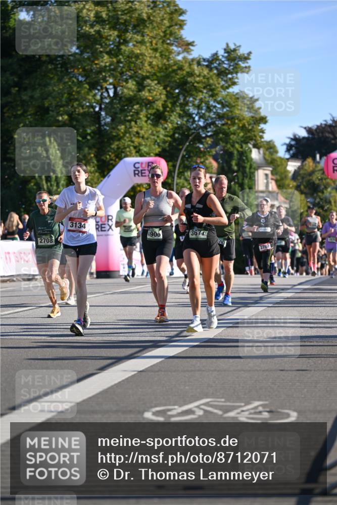 07.09.2025 - BARMER Alsterlauf Dr. Thomas Lammeyer http://msf.ph/oto/8712071 07.09.2025 09:41:04 Laufen 7, 3134, 4906, 36770, 2708, 2782 meine-sportfotos.de