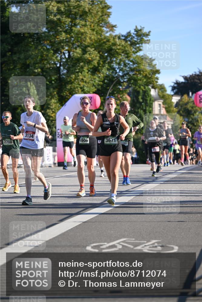07.09.2025 - BARMER Alsterlauf Dr. Thomas Lammeyer http://msf.ph/oto/8712074 07.09.2025 09:41:05 Laufen 3134, 4906, 2708, 23671, 500, 2782, 64 meine-sportfotos.de