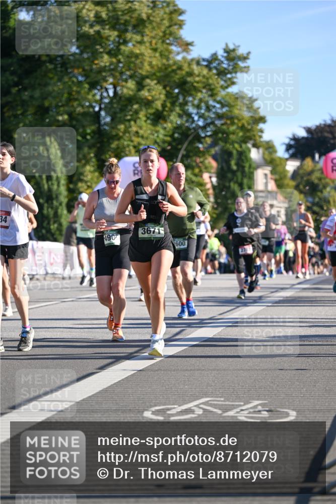07.09.2025 - BARMER Alsterlauf Dr. Thomas Lammeyer http://msf.ph/oto/8712079 07.09.2025 09:41:05 Laufen 34, 490, 3671, 600 meine-sportfotos.de