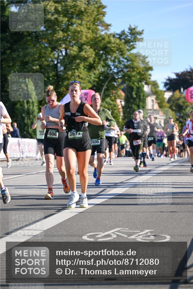 07.09.2025 - BARMER Alsterlauf Dr. Thomas Lammeyer http://msf.ph/oto/8712080 07.09.2025 09:41:06 Laufen 906, 13677, 2600, 2782 meine-sportfotos.de