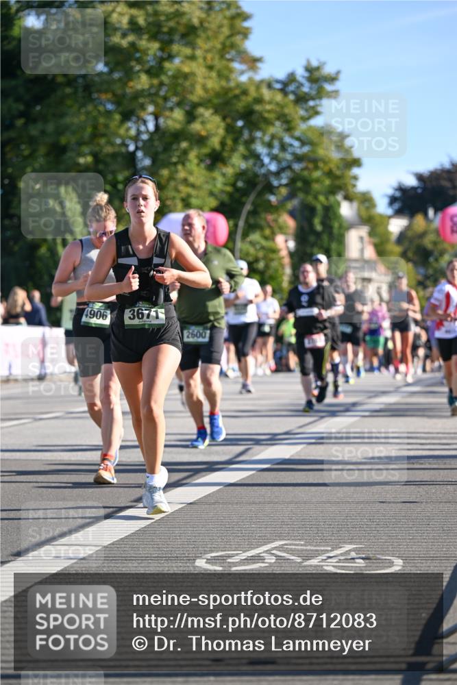 07.09.2025 - BARMER Alsterlauf Dr. Thomas Lammeyer http://msf.ph/oto/8712083 07.09.2025 09:41:06 Laufen 4906, 3671, 2600 meine-sportfotos.de