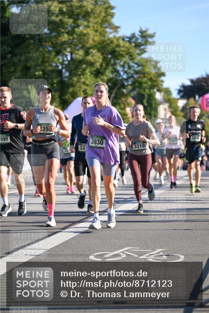 07.09.2025 - BARMER Alsterlauf Dr. Thomas Lammeyer http://msf.ph/oto/8712123 07.09.2025 09:41:13 Laufen 235, 999, 3930, 33, 3310, 4096 meine-sportfotos.de