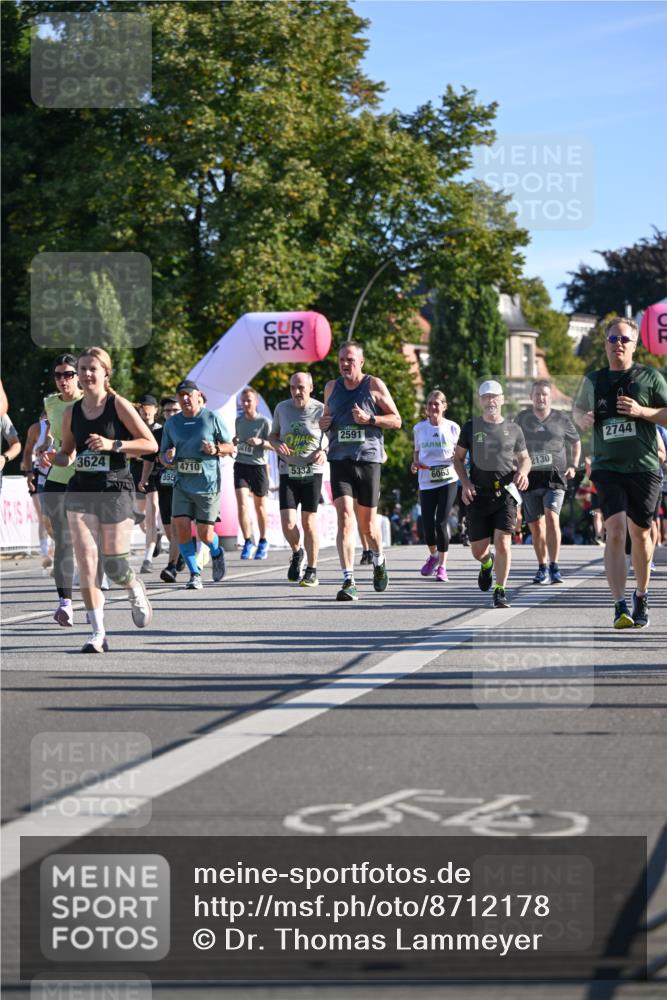 07.09.2025 - BARMER Alsterlauf Dr. Thomas Lammeyer http://msf.ph/oto/8712178 07.09.2025 09:41:22 Laufen 3624, 4710, 2591, 2130, 6063, 510, 5333, 2744 meine-sportfotos.de