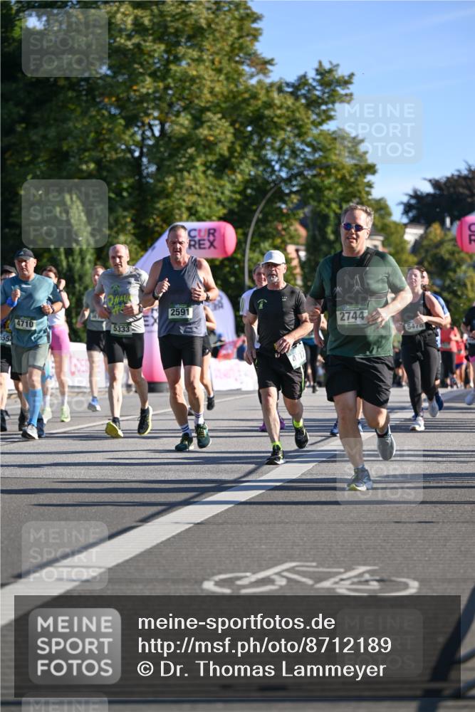 07.09.2025 - BARMER Alsterlauf Dr. Thomas Lammeyer http://msf.ph/oto/8712189 07.09.2025 09:41:24 Laufen 4710, 5333, 2591, 2744, 5476 meine-sportfotos.de