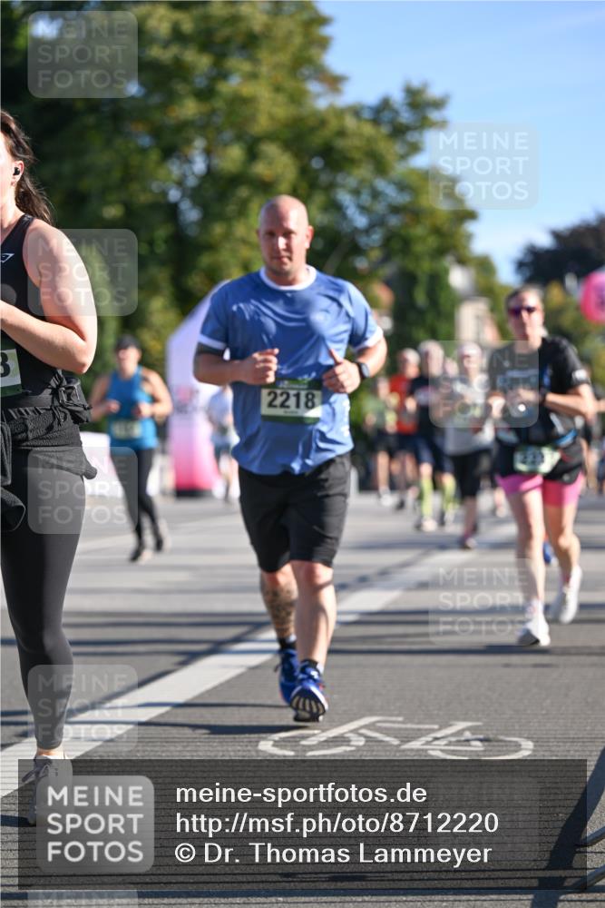 07.09.2025 - BARMER Alsterlauf Dr. Thomas Lammeyer http://msf.ph/oto/8712220 07.09.2025 09:41:30 Laufen 2218 meine-sportfotos.de