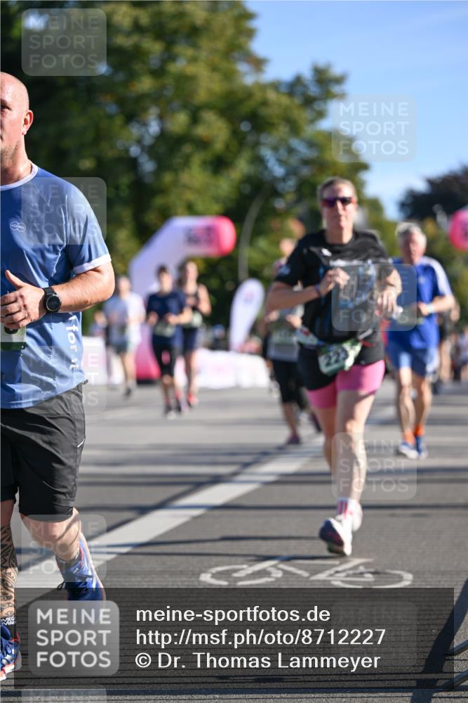 07.09.2025 - BARMER Alsterlauf Dr. Thomas Lammeyer http://msf.ph/oto/8712227 07.09.2025 09:41:31 Laufen 223 meine-sportfotos.de