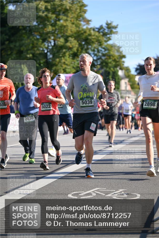 07.09.2025 - BARMER Alsterlauf Dr. Thomas Lammeyer http://msf.ph/oto/8712257 07.09.2025 09:41:36 Laufen 408, 2030, 6022, 5039, 2084, 2898 meine-sportfotos.de