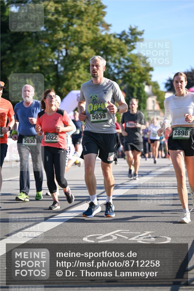 07.09.2025 - BARMER Alsterlauf Dr. Thomas Lammeyer http://msf.ph/oto/8712258 07.09.2025 09:41:36 Laufen 2030, 6022, 5039, 2898 meine-sportfotos.de