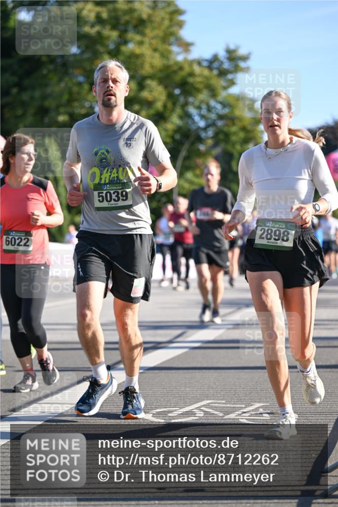 07.09.2025 - BARMER Alsterlauf Dr. Thomas Lammeyer http://msf.ph/oto/8712262 07.09.2025 09:41:37 Laufen 6022, 5039, 16, 2898 meine-sportfotos.de
