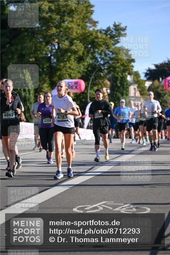 07.09.2025 - BARMER Alsterlauf Dr. Thomas Lammeyer http://msf.ph/oto/8712293 07.09.2025 09:41:43 Laufen 4862, 4783, 6343, 4356, 54 meine-sportfotos.de