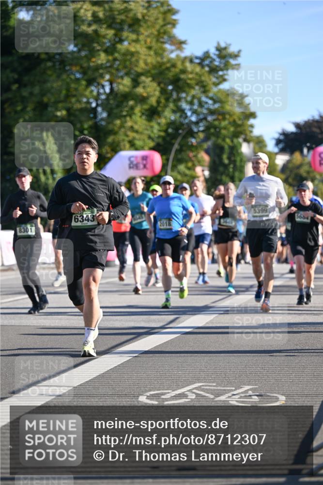 07.09.2025 - BARMER Alsterlauf Dr. Thomas Lammeyer http://msf.ph/oto/8712307 07.09.2025 09:41:45 Laufen 8301, 6343, 5399, 5684 meine-sportfotos.de