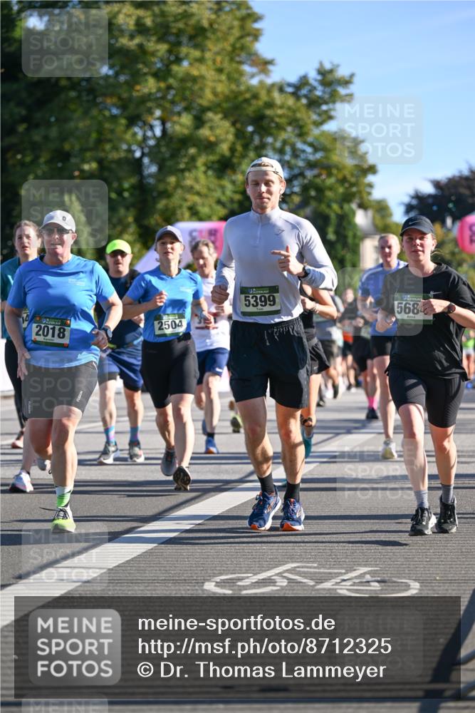 07.09.2025 - BARMER Alsterlauf Dr. Thomas Lammeyer http://msf.ph/oto/8712325 07.09.2025 09:41:48 Laufen 2504, 2018, 5399, 5684 meine-sportfotos.de