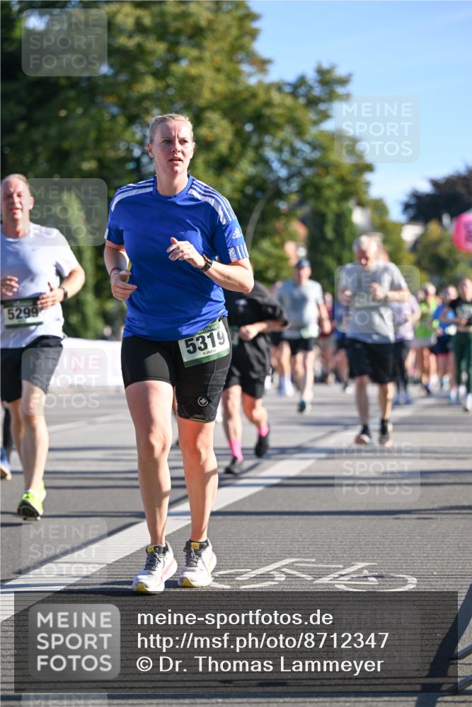 07.09.2025 - BARMER Alsterlauf Dr. Thomas Lammeyer http://msf.ph/oto/8712347 07.09.2025 09:41:52 Laufen 5299, 5319 meine-sportfotos.de