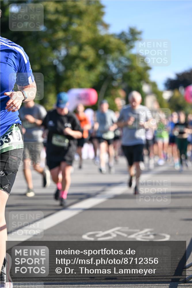 07.09.2025 - BARMER Alsterlauf Dr. Thomas Lammeyer http://msf.ph/oto/8712356 07.09.2025 09:41:53 Laufen 31 meine-sportfotos.de