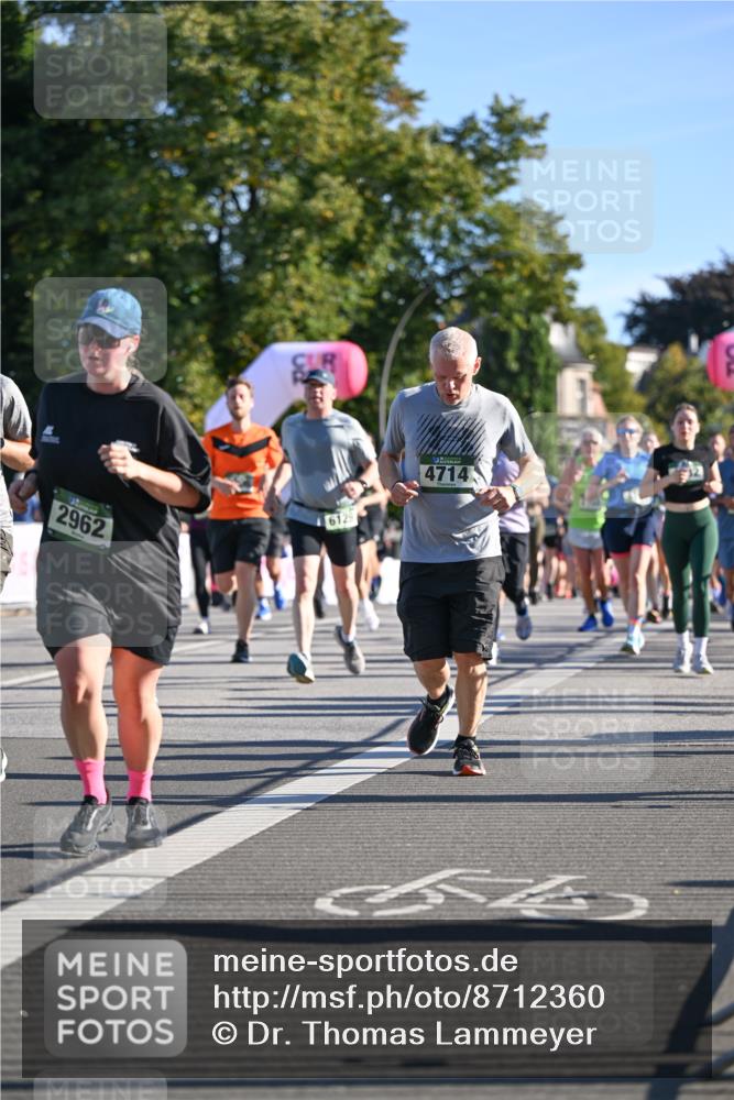 07.09.2025 - BARMER Alsterlauf Dr. Thomas Lammeyer http://msf.ph/oto/8712360 07.09.2025 09:41:54 Laufen 2962, 6129, 4714, 7102 meine-sportfotos.de