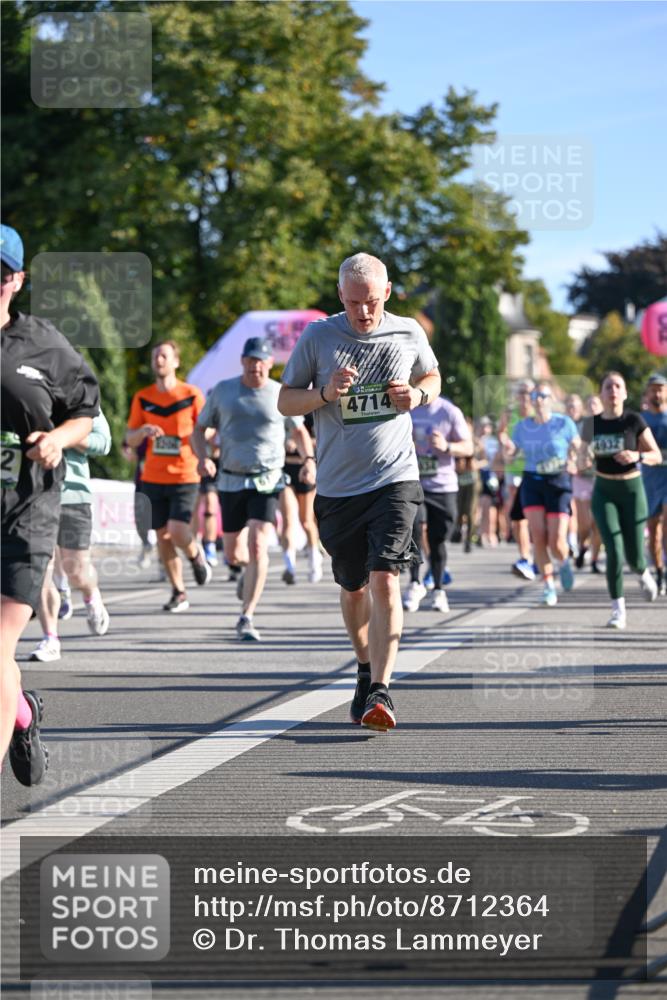 07.09.2025 - BARMER Alsterlauf Dr. Thomas Lammeyer http://msf.ph/oto/8712364 07.09.2025 09:41:54 Laufen 2, 4714 meine-sportfotos.de