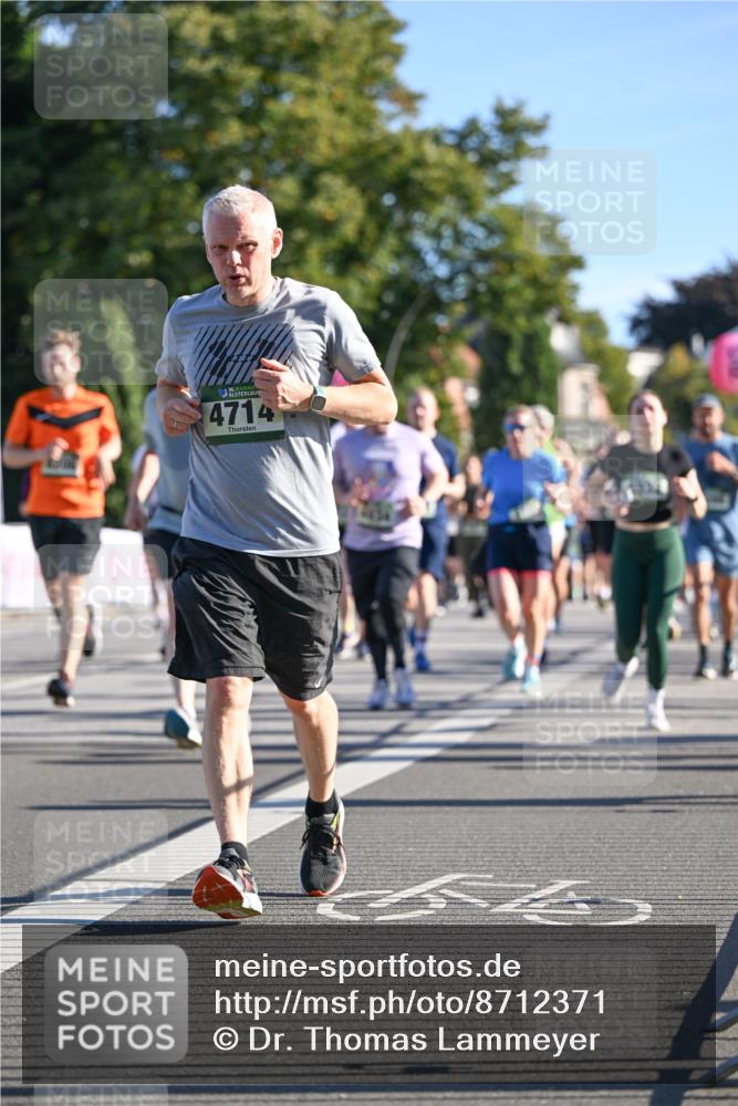 07.09.2025 - BARMER Alsterlauf Dr. Thomas Lammeyer http://msf.ph/oto/8712371 07.09.2025 09:41:55 Laufen 36, 4714 meine-sportfotos.de