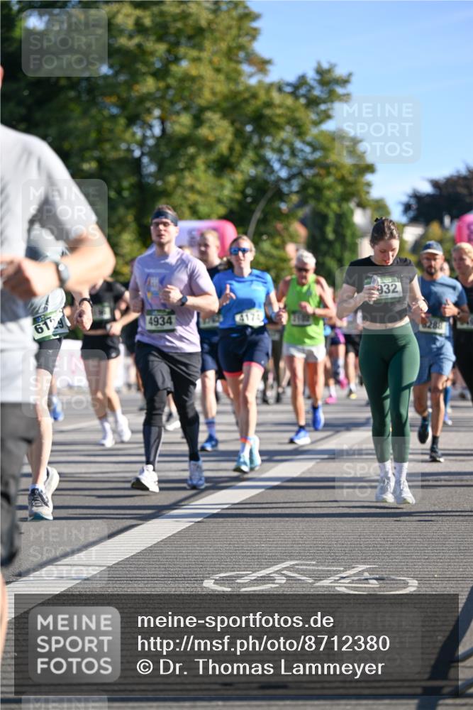 07.09.2025 - BARMER Alsterlauf Dr. Thomas Lammeyer http://msf.ph/oto/8712380 07.09.2025 09:41:56 Laufen 6129, 4934, 932, 8288 meine-sportfotos.de