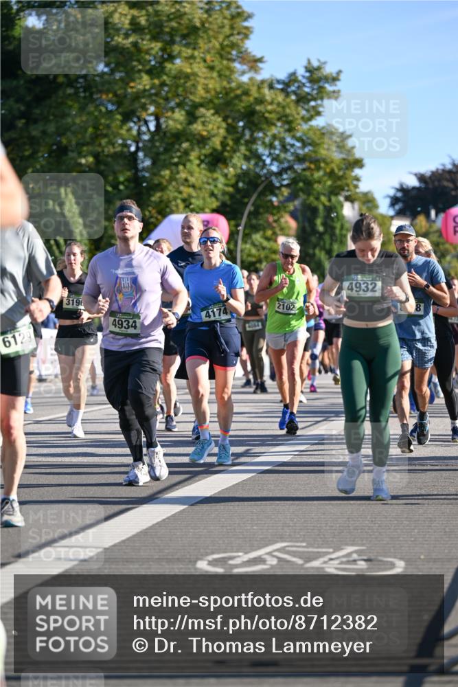 07.09.2025 - BARMER Alsterlauf Dr. Thomas Lammeyer http://msf.ph/oto/8712382 07.09.2025 09:41:57 Laufen 6129, 3196, 4934, 4174, 4004, 2102, 4932 meine-sportfotos.de