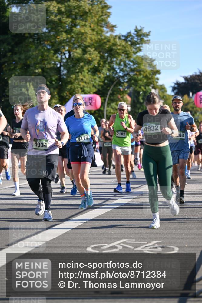 07.09.2025 - BARMER Alsterlauf Dr. Thomas Lammeyer http://msf.ph/oto/8712384 07.09.2025 09:41:57 Laufen 319, 4934, 2102, 4932, 288 meine-sportfotos.de