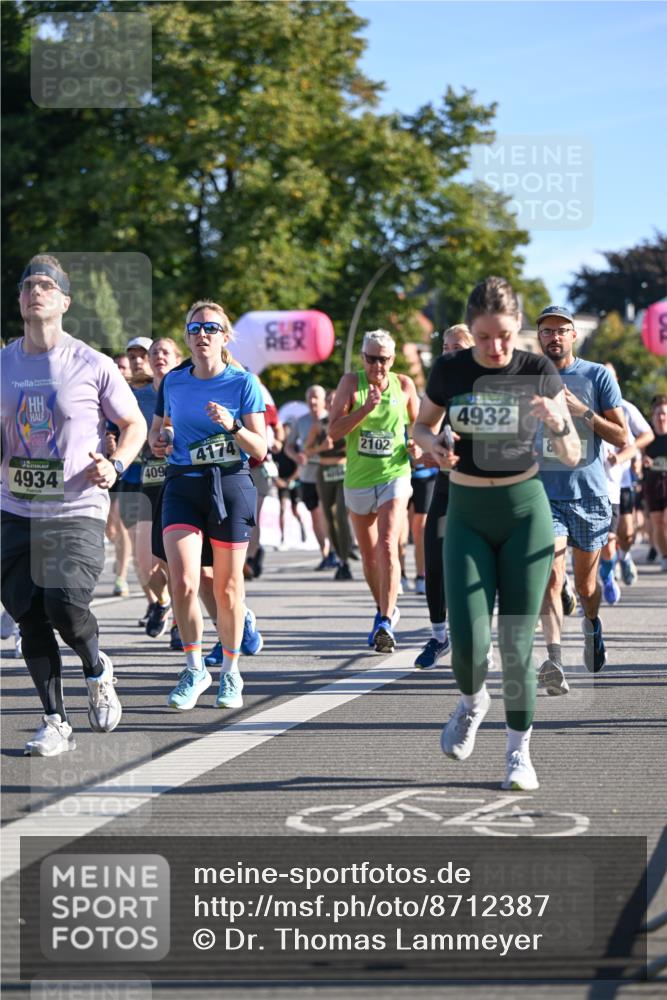 07.09.2025 - BARMER Alsterlauf Dr. Thomas Lammeyer http://msf.ph/oto/8712387 07.09.2025 09:41:57 Laufen 4934, 409, 4932, 4174, 2102 meine-sportfotos.de