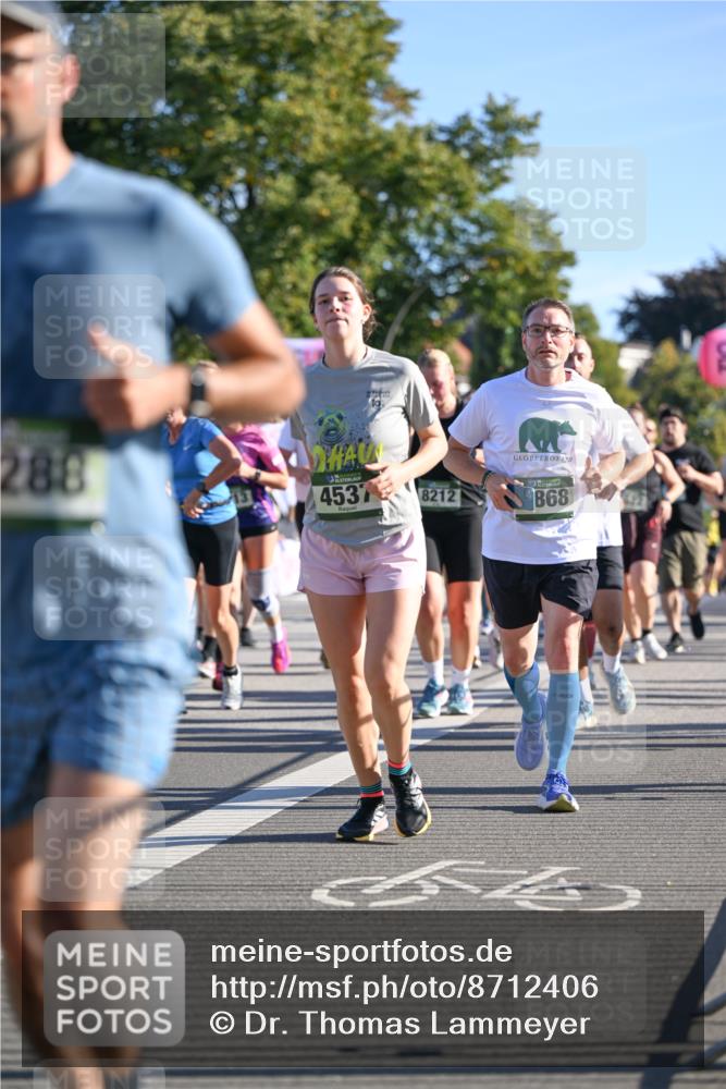 07.09.2025 - BARMER Alsterlauf Dr. Thomas Lammeyer http://msf.ph/oto/8712406 07.09.2025 09:42:00 Laufen 10, 288, 4537, 8212, 868 meine-sportfotos.de