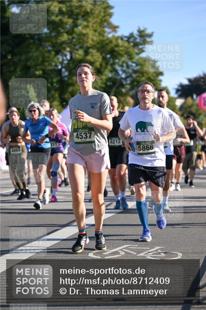 07.09.2025 - BARMER Alsterlauf Dr. Thomas Lammeyer http://msf.ph/oto/8712409 07.09.2025 09:42:01 Laufen 10, 4537, 8212, 5868 meine-sportfotos.de
