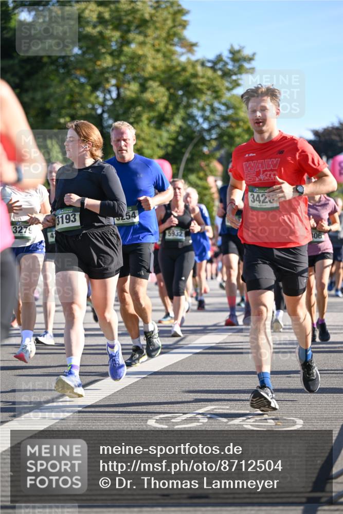 07.09.2025 - BARMER Alsterlauf Dr. Thomas Lammeyer http://msf.ph/oto/8712504 07.09.2025 09:42:17 Laufen 3279, 3193, 54, 5932, 342, 106 meine-sportfotos.de