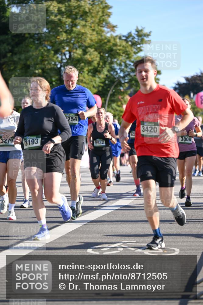 07.09.2025 - BARMER Alsterlauf Dr. Thomas Lammeyer http://msf.ph/oto/8712505 07.09.2025 09:42:17 Laufen 3279, 3193, 254, 5932, 63, 3420, 3806 meine-sportfotos.de