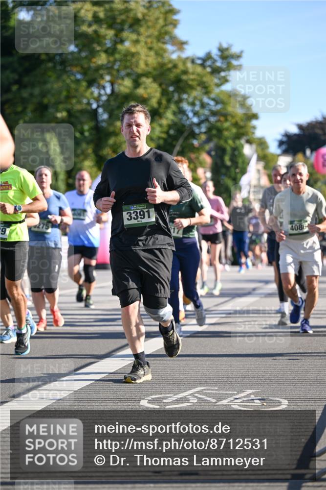 07.09.2025 - BARMER Alsterlauf Dr. Thomas Lammeyer http://msf.ph/oto/8712531 07.09.2025 09:42:21 Laufen 9, 3391, 4086 meine-sportfotos.de