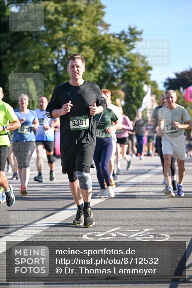 07.09.2025 - BARMER Alsterlauf Dr. Thomas Lammeyer http://msf.ph/oto/8712532 07.09.2025 09:42:21 Laufen 3391, 4086 meine-sportfotos.de