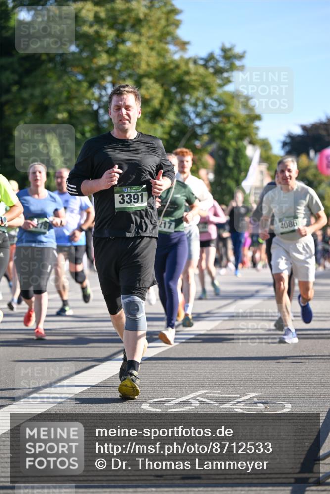 07.09.2025 - BARMER Alsterlauf Dr. Thomas Lammeyer http://msf.ph/oto/8712533 07.09.2025 09:42:21 Laufen 3391, 4086 meine-sportfotos.de