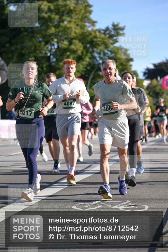 07.09.2025 - BARMER Alsterlauf Dr. Thomas Lammeyer http://msf.ph/oto/8712542 07.09.2025 09:42:22 Laufen 5217, 205, 4087, 408 meine-sportfotos.de