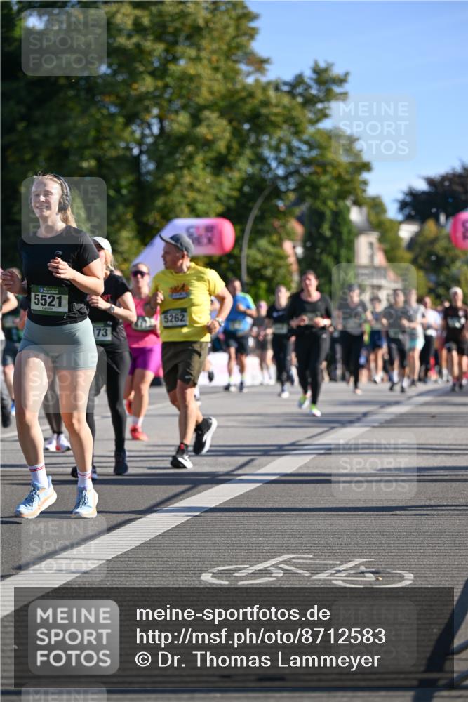 07.09.2025 - BARMER Alsterlauf Dr. Thomas Lammeyer http://msf.ph/oto/8712583 07.09.2025 09:42:29 Laufen 5521, 73, 5262 meine-sportfotos.de